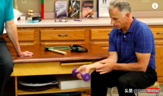 手肘疼怎么解决,劳累引起高尔夫球肘疼