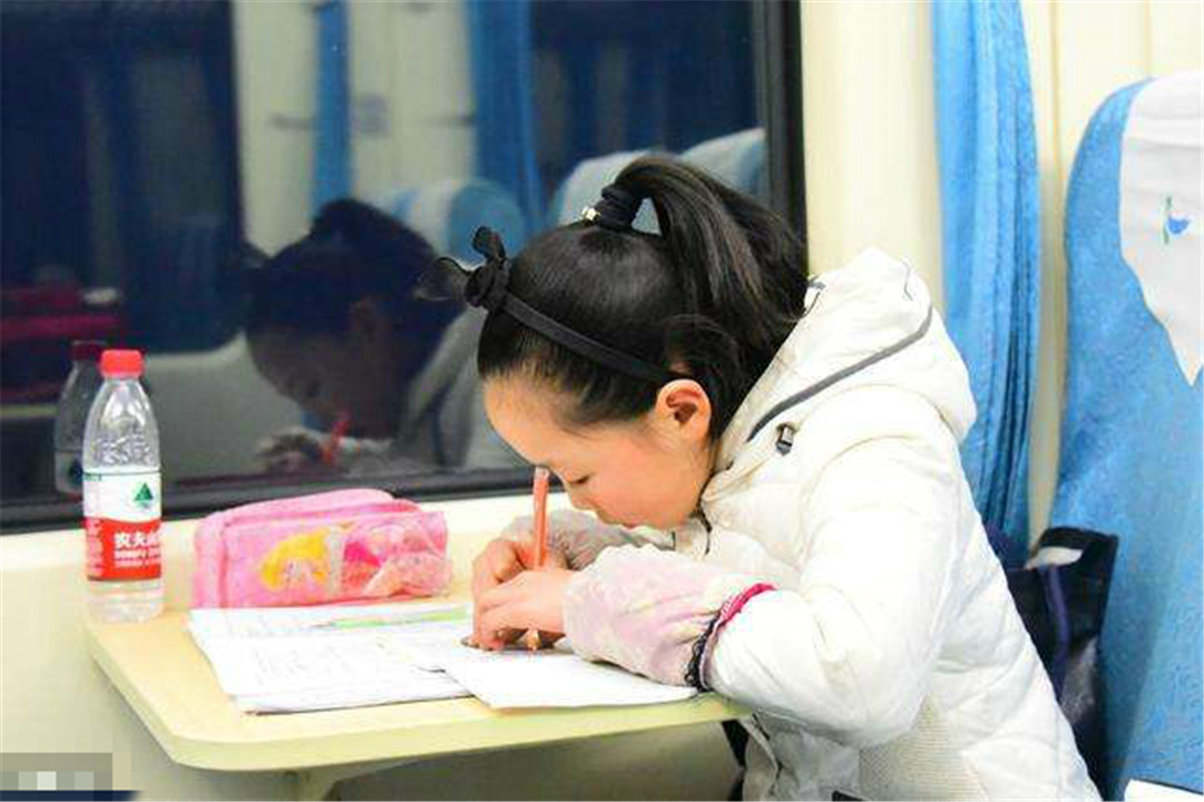 3道经典烧脑数学题,一道3年级数学题难倒7000名大学生