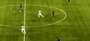 球场上一骑绝尘的卡卡：重剑无锋大巧不工