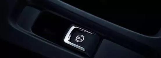 电子手刹起步时用踩刹车吗,电子手刹需要手动释放吗