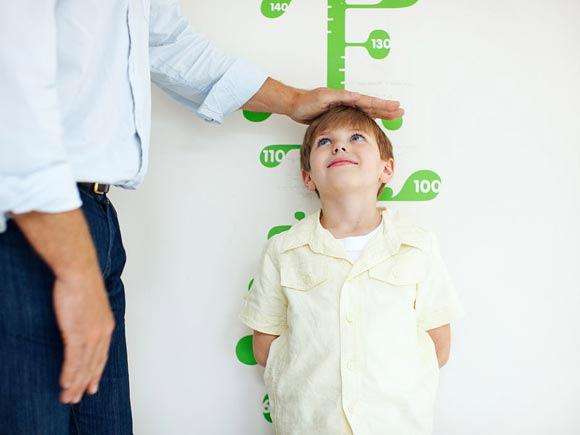 钧钧妈分享：这些坏习惯正偷偷让宝宝远离大长腿！你中招了吗？