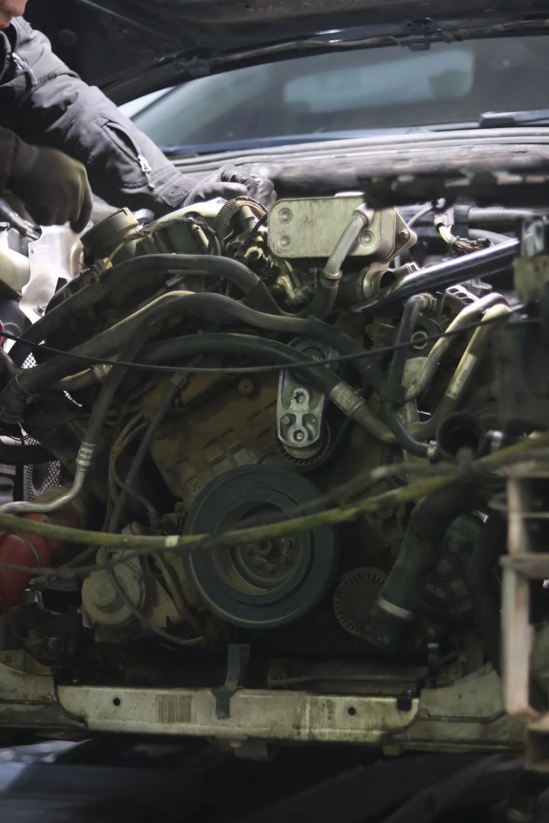 怪兽修车：翻新一辆11年破烂不堪的宝马GT，车况不忍直视