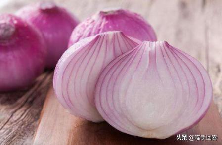 猫咪尿血怎么引起的,猫咪尿血但是精神很好食欲也正常