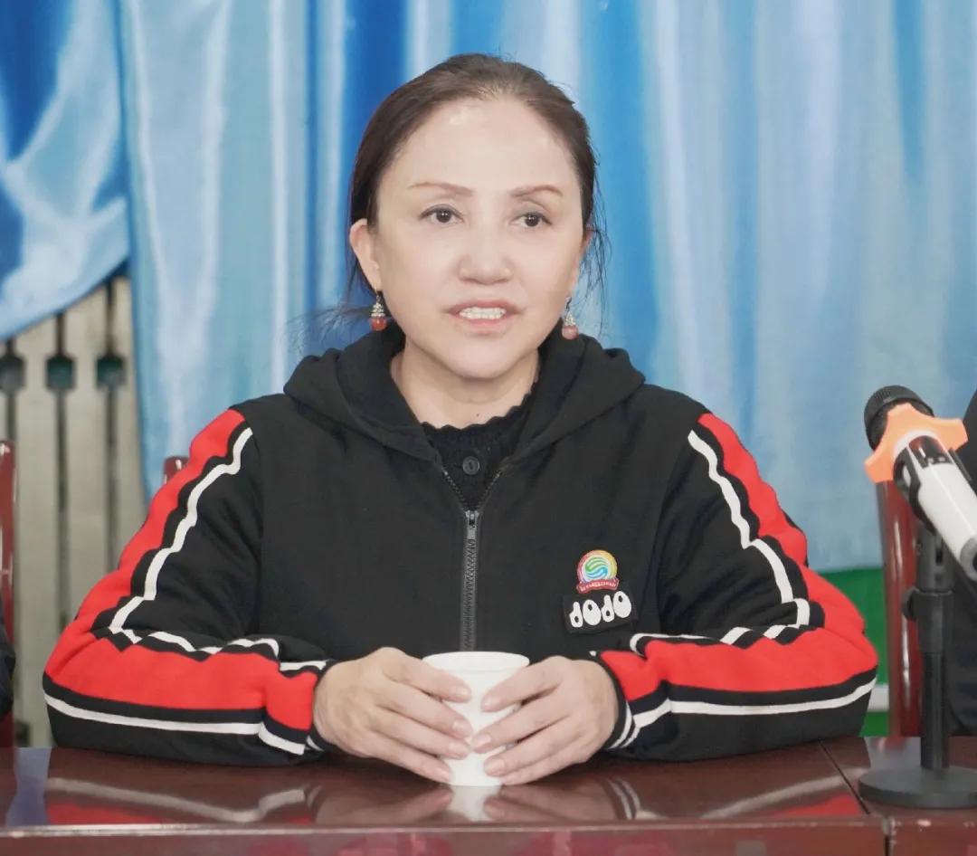 喜迎十四运踢足球,喜迎十四运争做西安文明少年