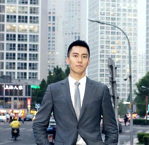 学长leo年收入多少,24岁学长年薪百万