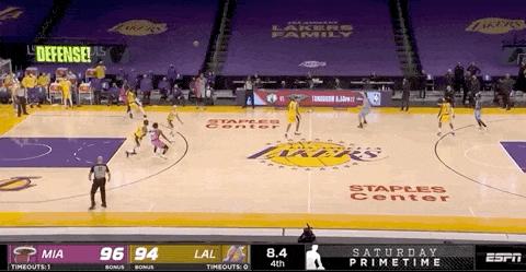 卡鲁索詹姆斯关键球传,传球给詹姆斯暴扣