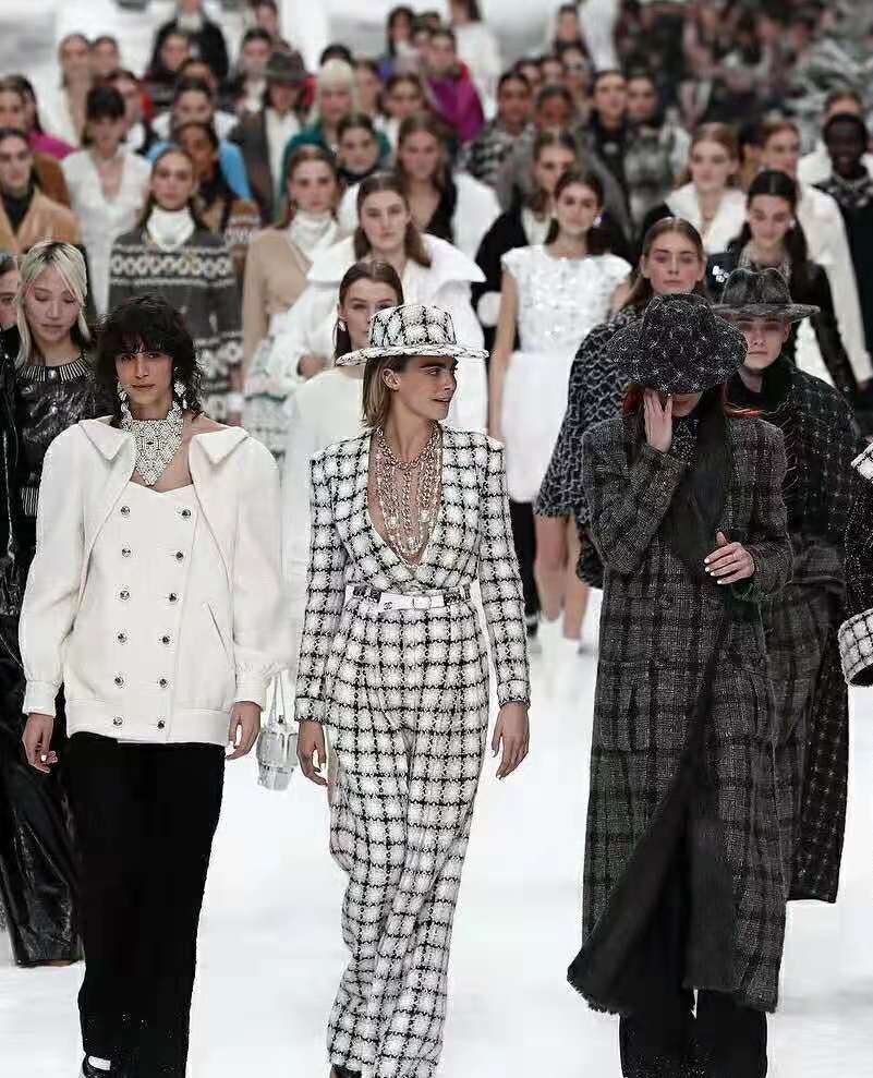 为什么女人不能抗拒香奈儿,女人为什么喜欢香奈儿