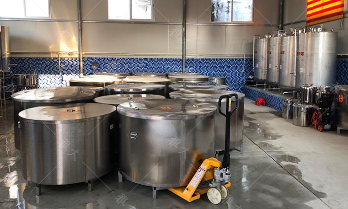 白酒酿酒设备知识,白酒的酿酒设备