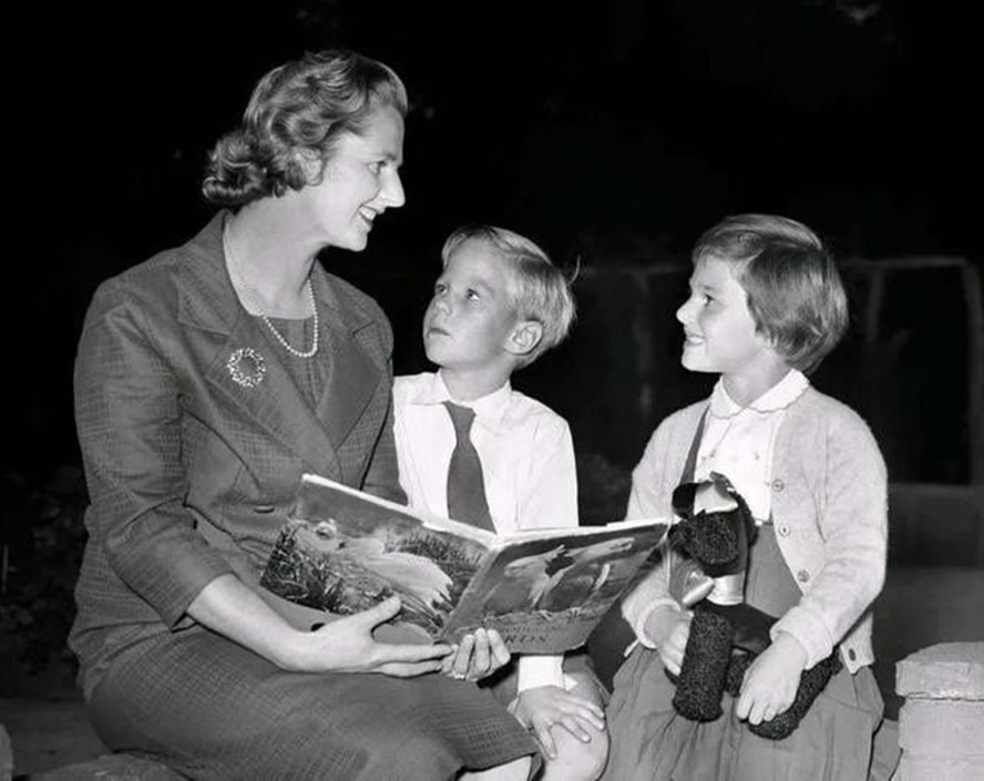 英国女王戴安娜绝美容颜,撒切尔夫人对戴安娜评价