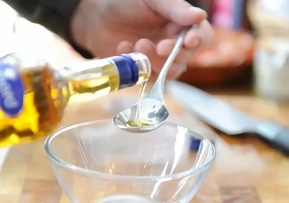 食用油烧多久会产生致癌物,家里油反复使用致癌