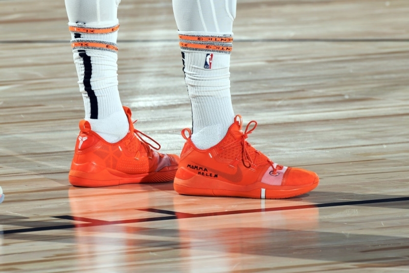 18年东决詹姆斯穿什么球衣 (老詹2020总决赛穿的啥鞋)