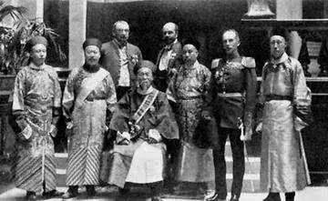 做人应学杜月笙经商应学胡雪岩,做人要学杜月笙做事要学褚时健