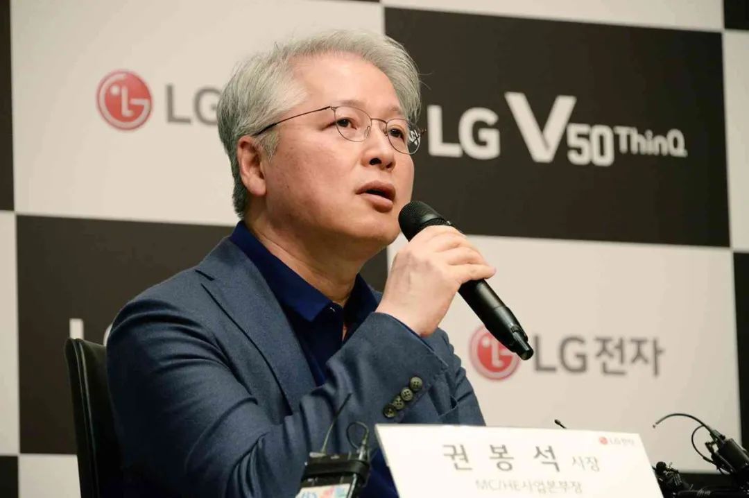 以前非主流的时候lg的手机有几款,现在的lg手机怎么样了