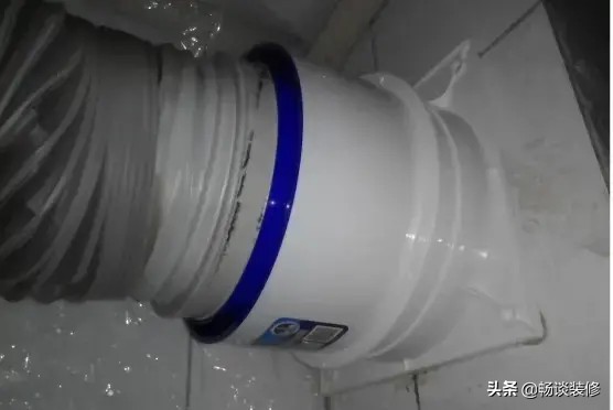 公共烟道的油烟往家里倒灌怎么办,高层厨房油烟倒灌是什么原因