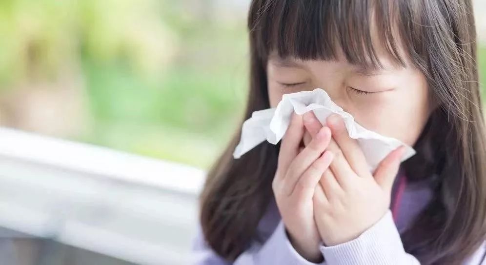 「健康」孩子感冒、嗓子疼要消炎吗？谨慎用错消炎药害了娃