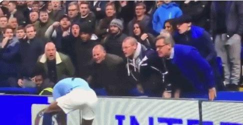 足球之耻！英超再现种族歧视，英格兰当红国脚遭本国球迷狂喊黑鬼