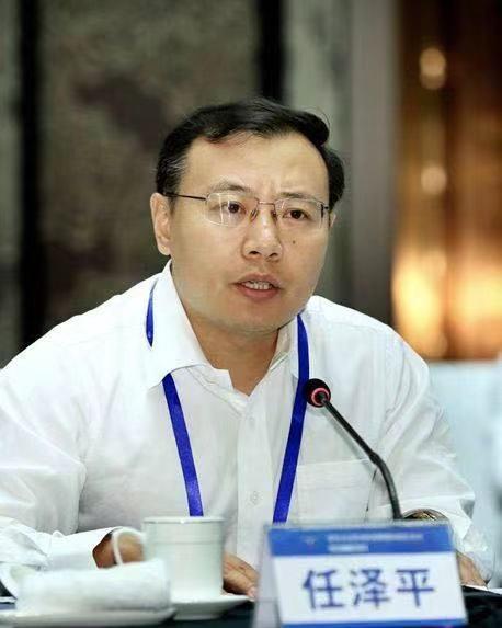 任泽平回应恒大原文,任泽平发起生二孩调查