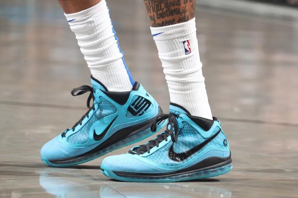 NBA球员上脚：球员穿的詹姆斯战靴，富尔茨和布朗尼很帅气！