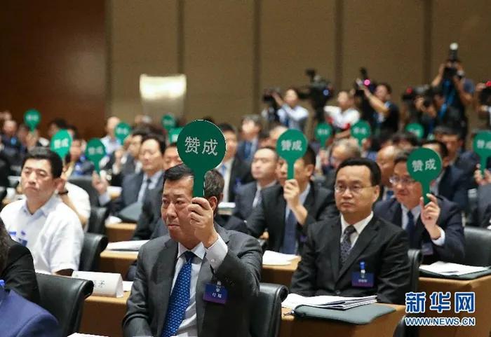 面对中国职业足球降薪一事，各方是谨慎过头，还是推诿扯皮？