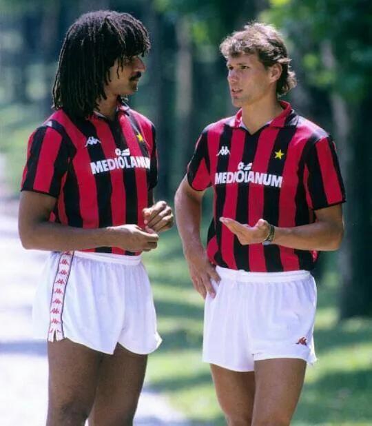 实况足球手游范巴斯滕适合阵型,实况足球手游传奇范巴斯滕推荐