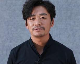 王宝强现身北京机场？王宝强生活花絮？王宝强新女友冯清曝光？