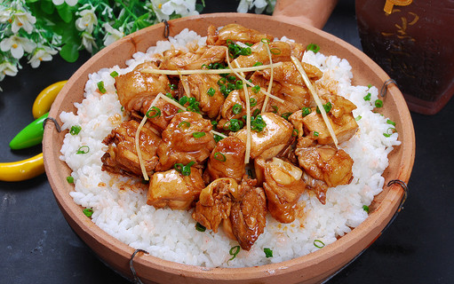 广东美食鳗鱼煲仔饭,广东电饭锅煲仔饭