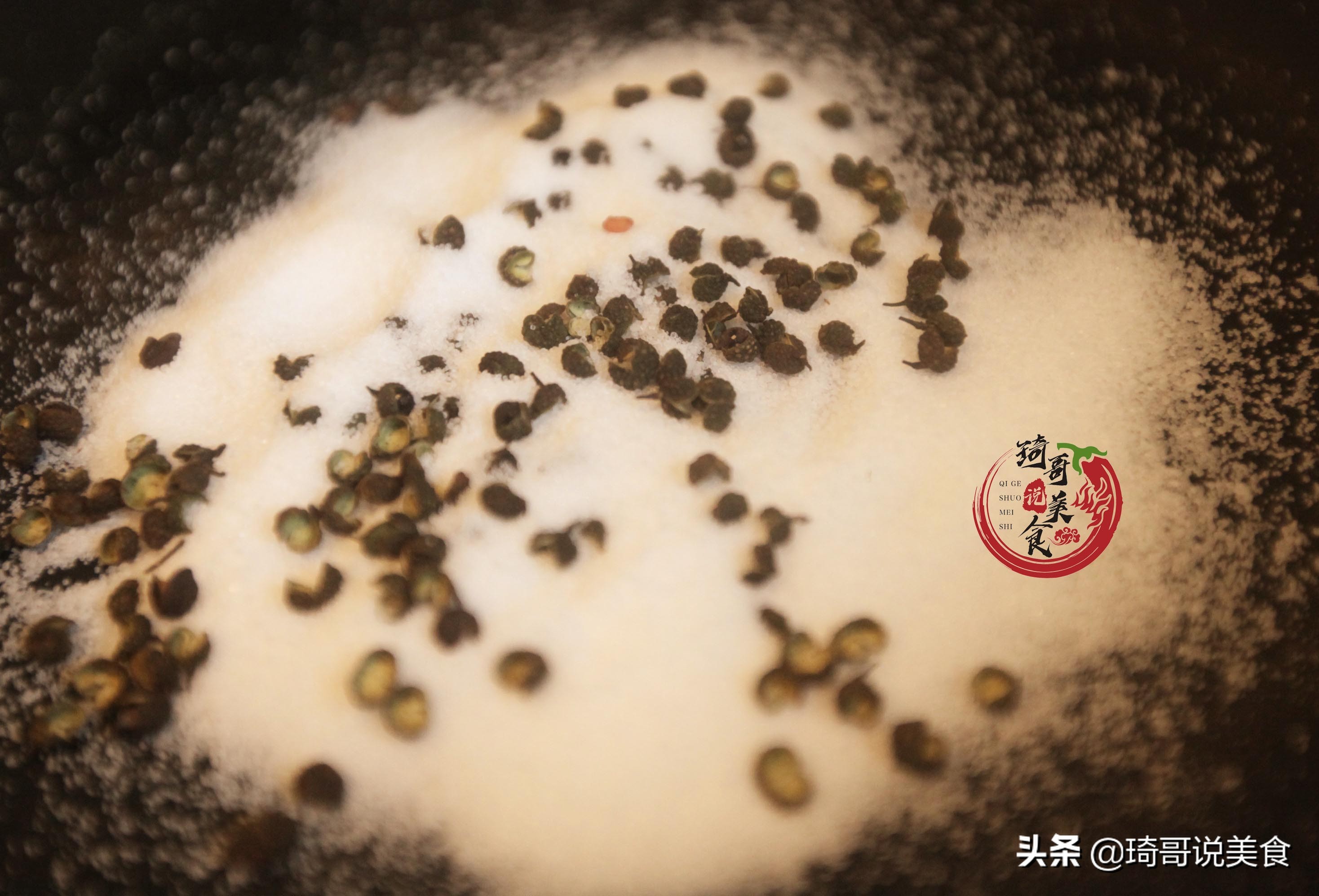 囤蒜商怎么保存大蒜长时间不发芽,干大蒜怎样保存才不易发芽和霉烂