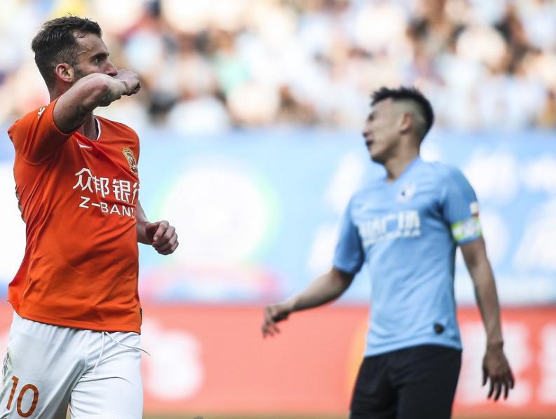 继续战斗，足球城！万达撤资静悄悄，一方水下有什么暗波涌动