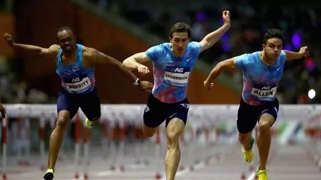 武汉军运会采访外国人,军运会中国军人观看