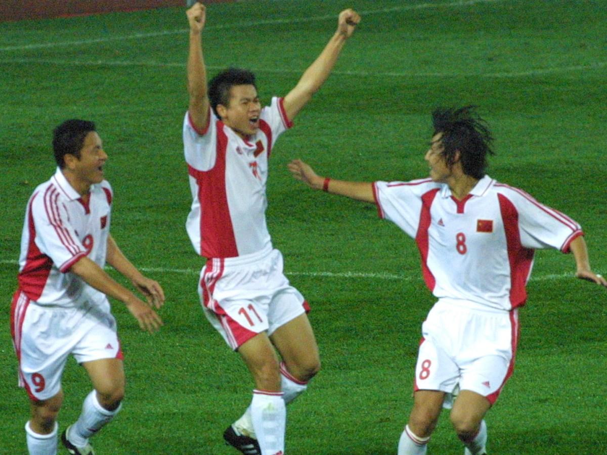 中超天津津门虎于根伟,于根伟在天津队20号球衣