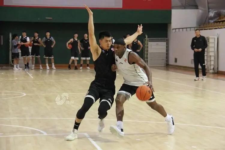 郁郁不得志的莫泰豪言为*疆新**夺冠，面对旧主山东，请开始你的表演