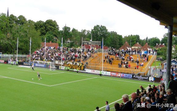 欧洲联赛小型球场有哪些,欧洲五大联赛顶级球场