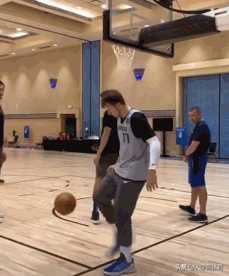 独行侠队内训练东契奇,独行侠队内单挑东契奇