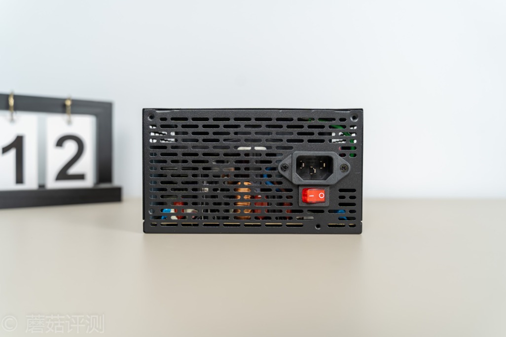 用料给力，安静稳定、Tt（Thermaltake）GT650W金牌全模组电源