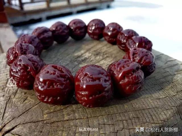 最容易盘出包浆的手串,盘玩包浆后变黑的文玩