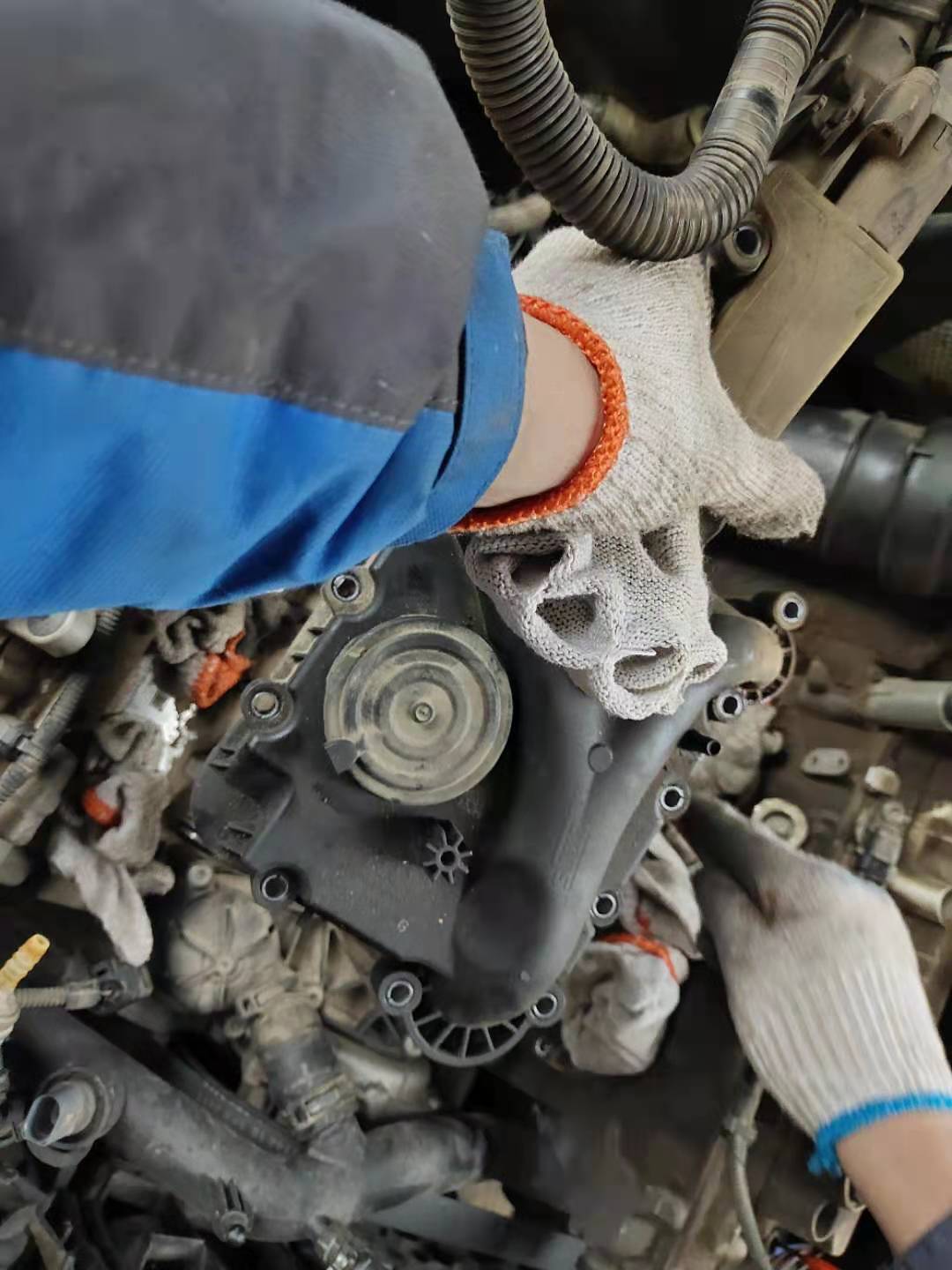 奥迪a6v6发动机漏水解决方法,奥迪a6v6发动机漏冷却液