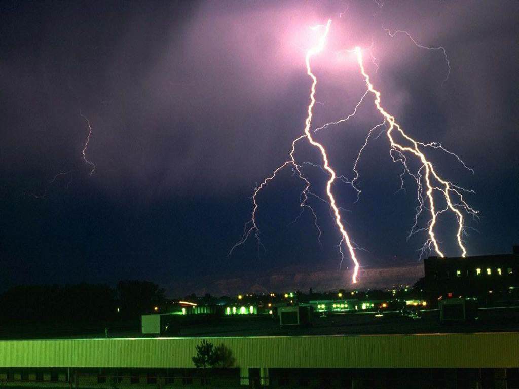 大雨天打雷要关注什么事项,打雷下雨天必须关注的几项事情