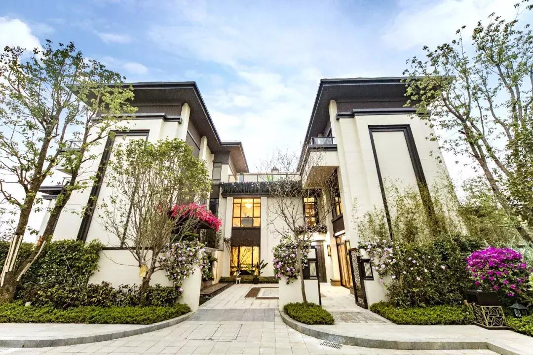 玉林玉东湖大平层推荐,玉林绿地的别墅值得买吗