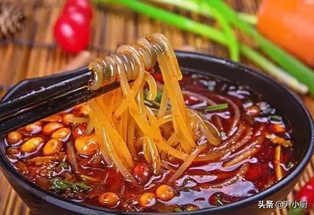 创业摆摊小吃卖什么成本低利润高,地摊生意最赚钱的小吃是什么