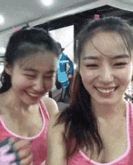 搞笑gif妹子的内心是崩溃的,搞笑gif妹子原来是个逗比