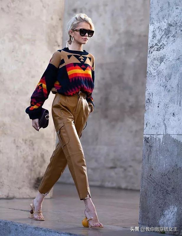 2020最潮搭配少不了这一条工装裤,初秋工装裤搭什么上衣