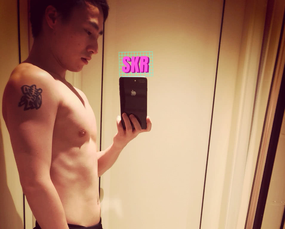 DOTA2：马甲直播带妹健身，老婆不但没生气还做起生意！