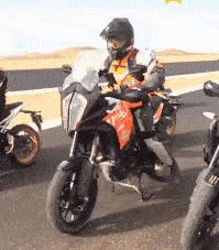 搞笑gif段子妹子有点太淘气了,搞笑小萝莉图片