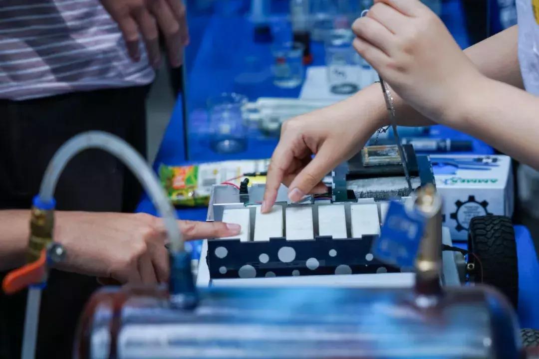 确认过眼神这是谁唱的歌,确认过眼神是过年要加班的人