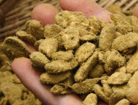 做豆瓣酱时，掌握3点小窍门，豆瓣酱色泽红润香味足，存放得久