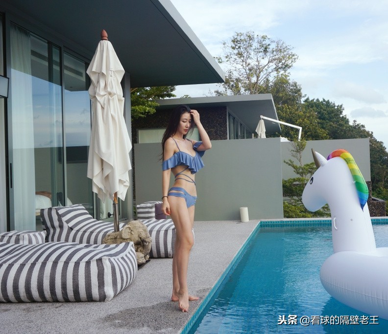 他是拥有千万级年薪的国足运动员，娶得爱运动的校花娇妻身材傲人