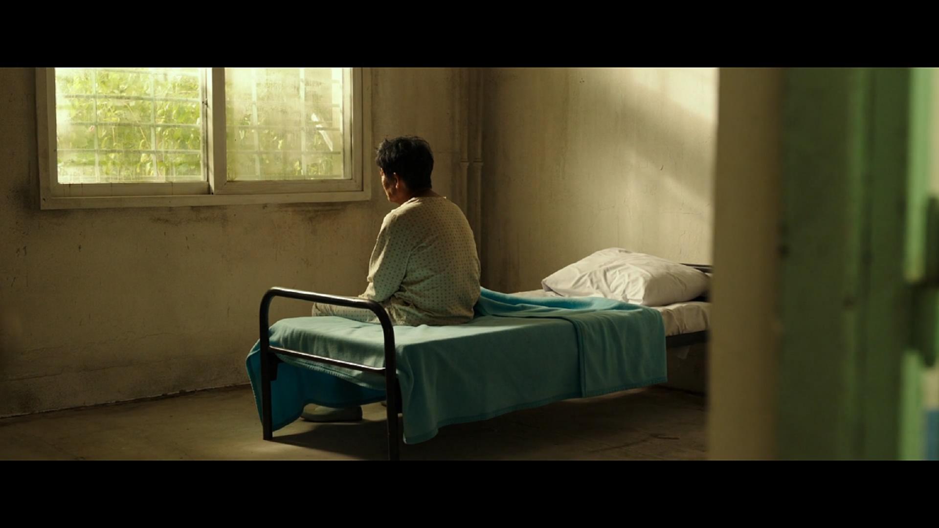 一上映就夺得韩国电影票房冠军，赶超《阿凡达》的纪录，不容错过