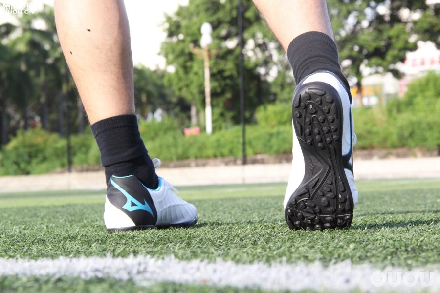 美津浓rebulav3ag,美津浓rebulav2和v3的区别