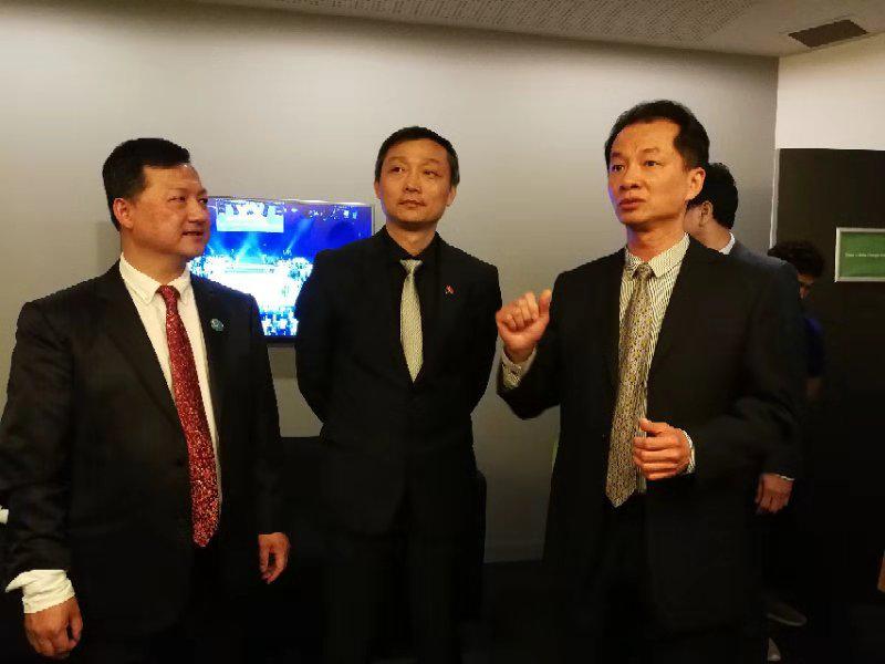 眼眶骨折的他，离开擂台八个月，澳洲复出战胜1米96巨人