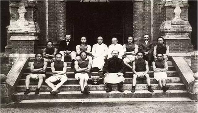 别骂国足了,国足面对日本踢得最拼的一次